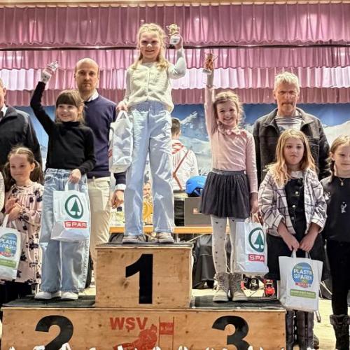 Volksschule 1./2. Schulstufe weiblich_Skitag26