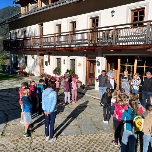 Projekttag in Antholz_4. Schulstufen VS Deftal und Partnerschule Antholz/Mittertal