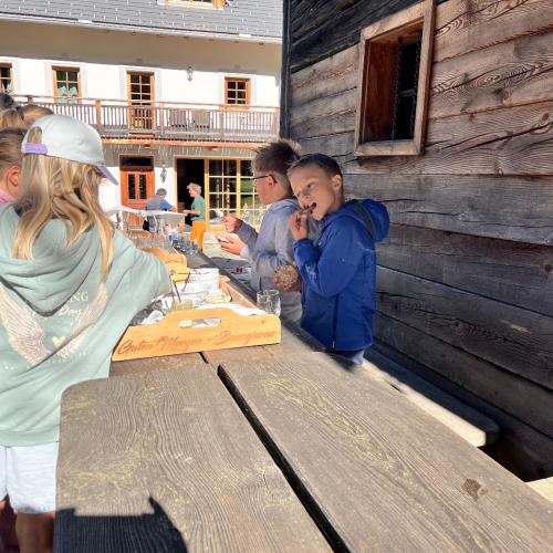 Projekttag in Antholz_4. Schulstufen VS Deftal und Partnerschule Antholz/Mittertal