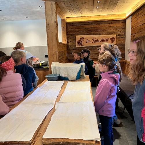Projekttag in Antholz_4. Schulstufen VS Deftal und Partnerschule Antholz/Mittertal