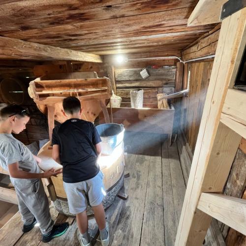 Projekttag in Antholz_4. Schulstufen VS Deftal und Partnerschule Antholz/Mittertal