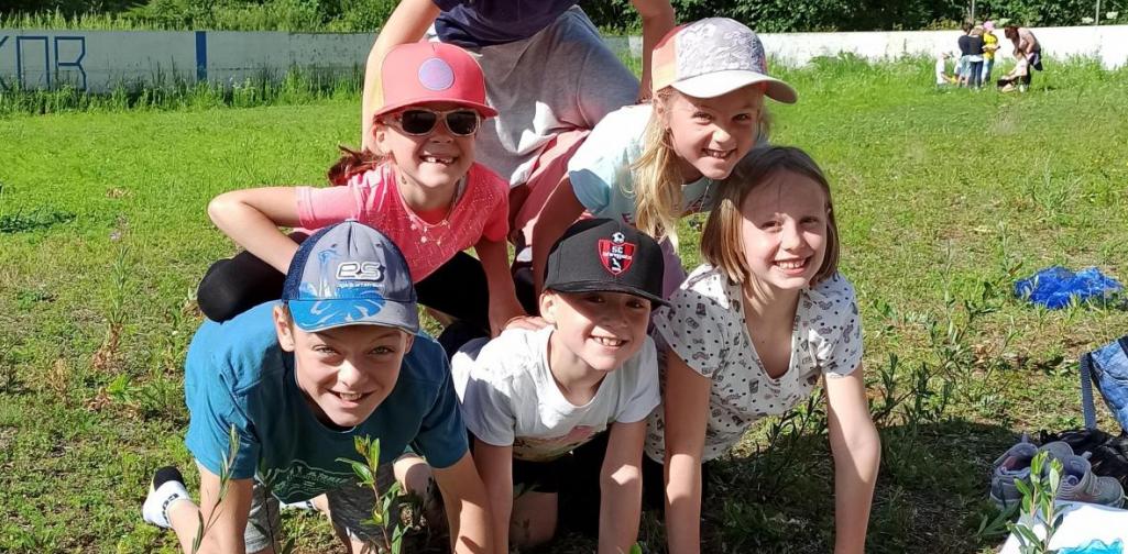 Kindermauer im Sportunterricht